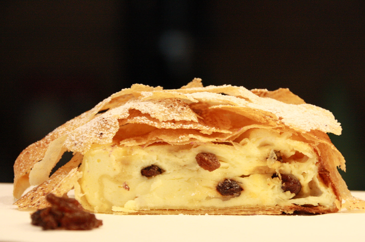 Topfen mit Rum-Rosinen