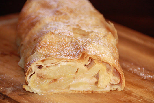 Apfelstrudel OHNE Rosinen (nur mit Gutschein)